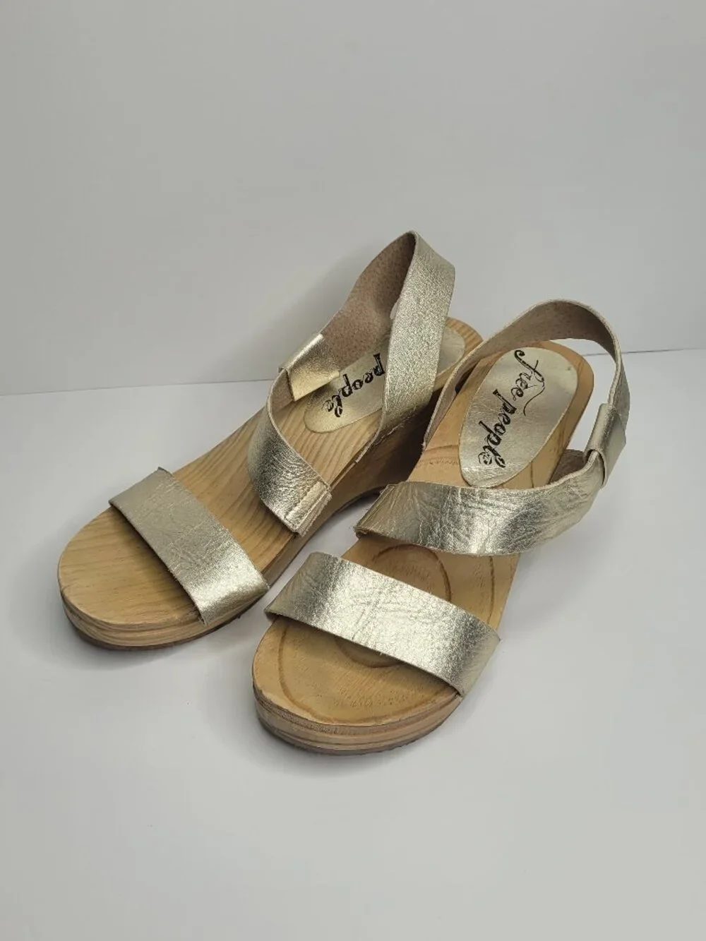 Free People Dune Beach Wedge Sandal Gold Wood Heel boho party going out size 39